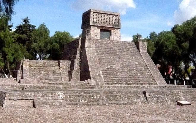 [Image: The-Aztecs-Pyramid.jpg]